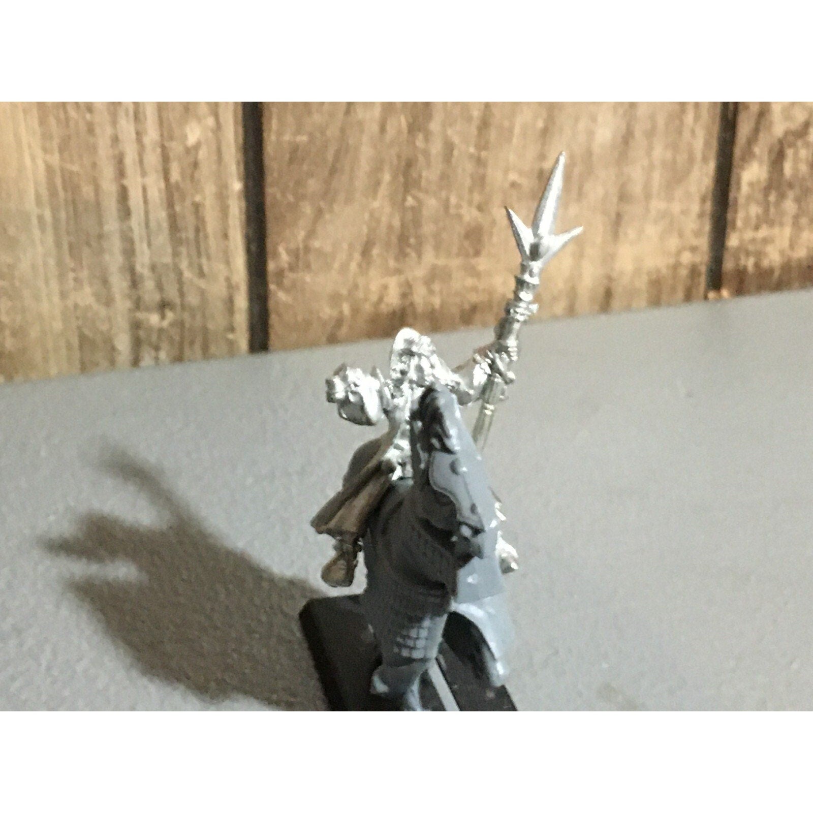 A23910 WARHAMMER FANTASY HIGH ELVES METAL MOUNTED CLASSIC MAGE MISS HAND TAIL