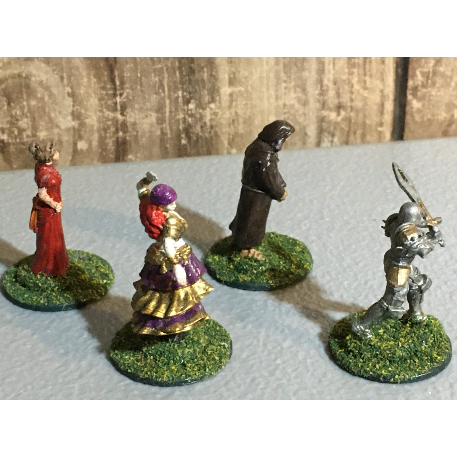 A32501 WIZARDS WIZKIDS PAIZO D&D MINIATURES PLASTIC HUMAN 4 PK PAINT BASE