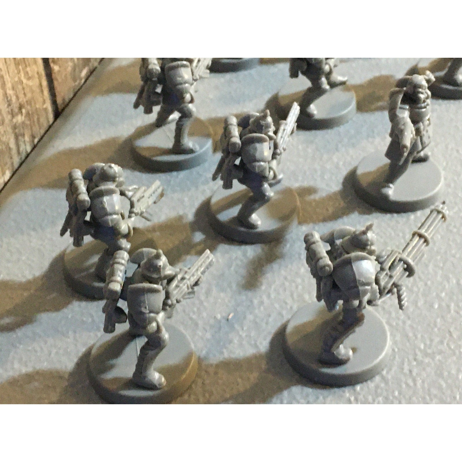 A30060 UNKNOWN TABLE TOP SCI-FI POWER ARMOR SOLDIERS 10 PK WAR GAMES