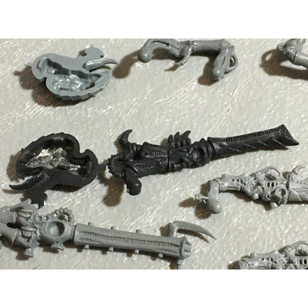 A22314 WARHAMMER 40K TYRANIDS BITS LOT MIXED GAMES WORKSHOP GW