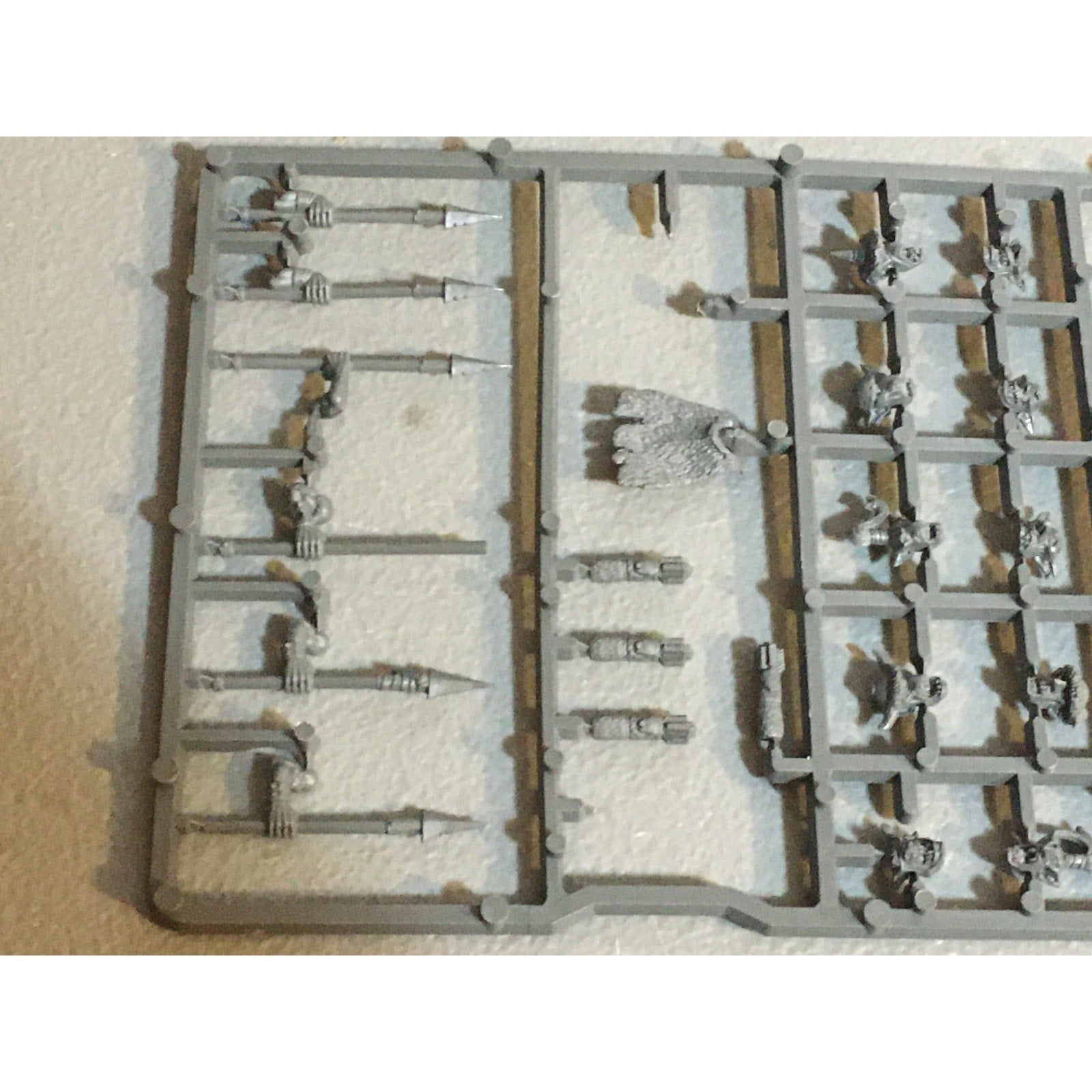 A33693 WARHAMMER FANTASY ORCS & GOBLINS BITS ON SPRUE LOT GOBLINS GW