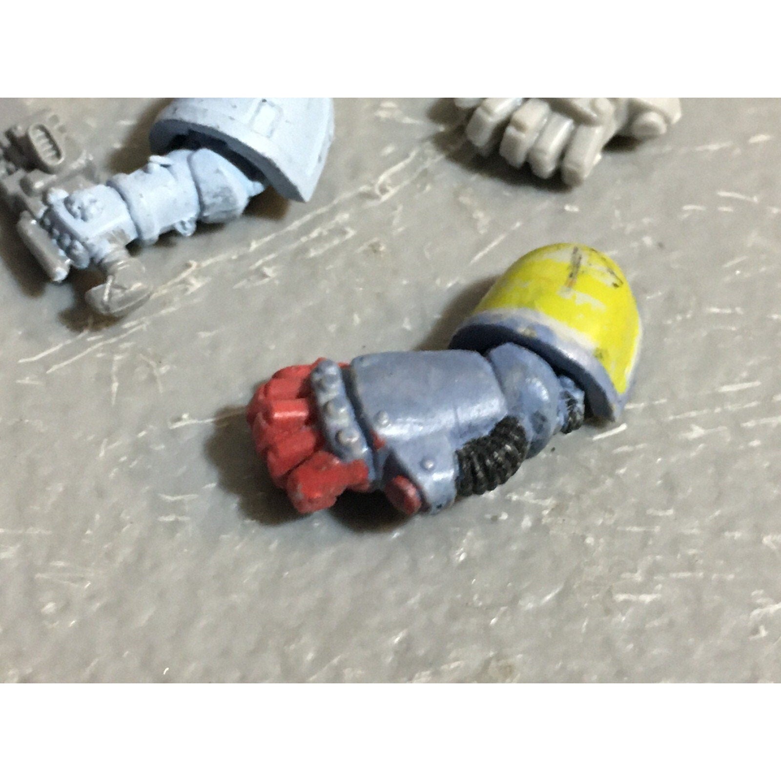 A22971 WARHAMMER 40K SPACE MARINES BITS LOT CHAINSWORD POWER FIST GAMES WORKSHOP