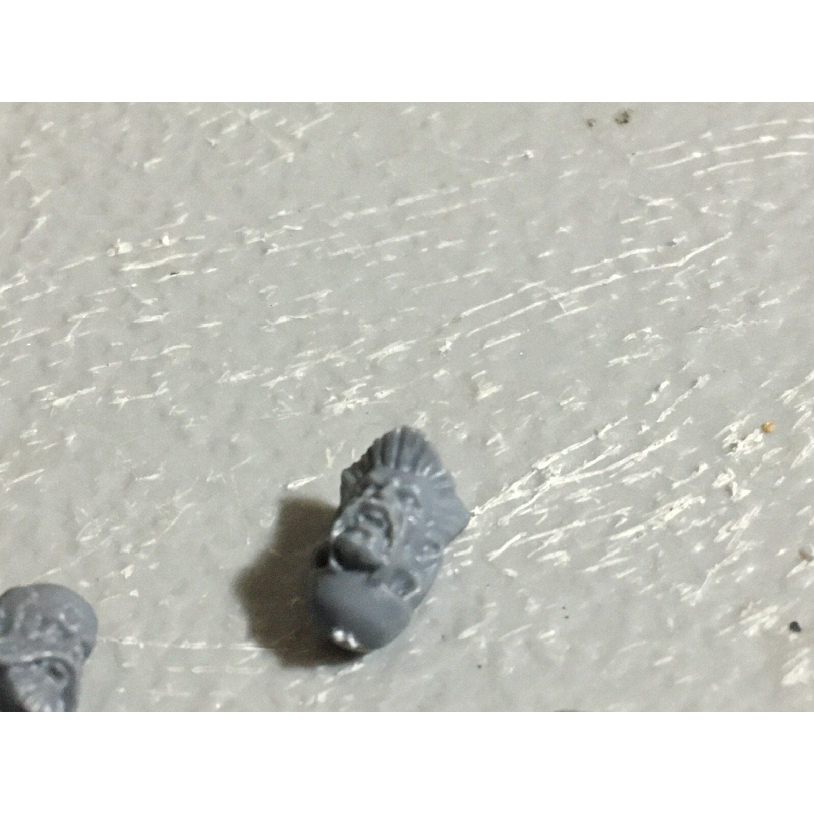 A22553 WARHAMMER 40K SPACE MARINES WOLVES BITS LOT HEADS SCOUT BROTHER GW