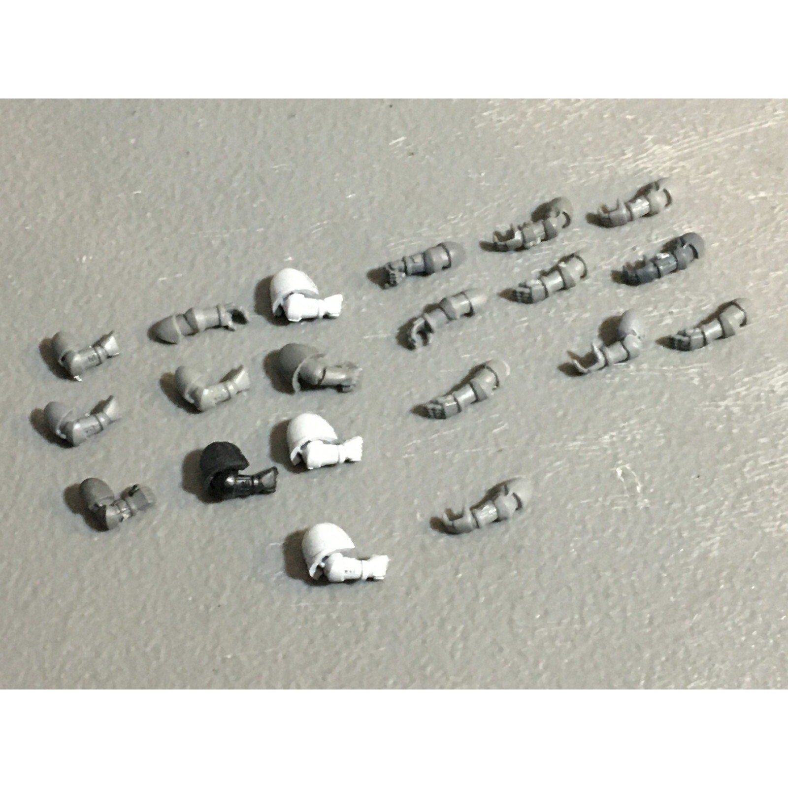 A22996 WARHAMMER 40K SPACE MARINES BITS LOT ARMS GW GAMES WORKSHOP
