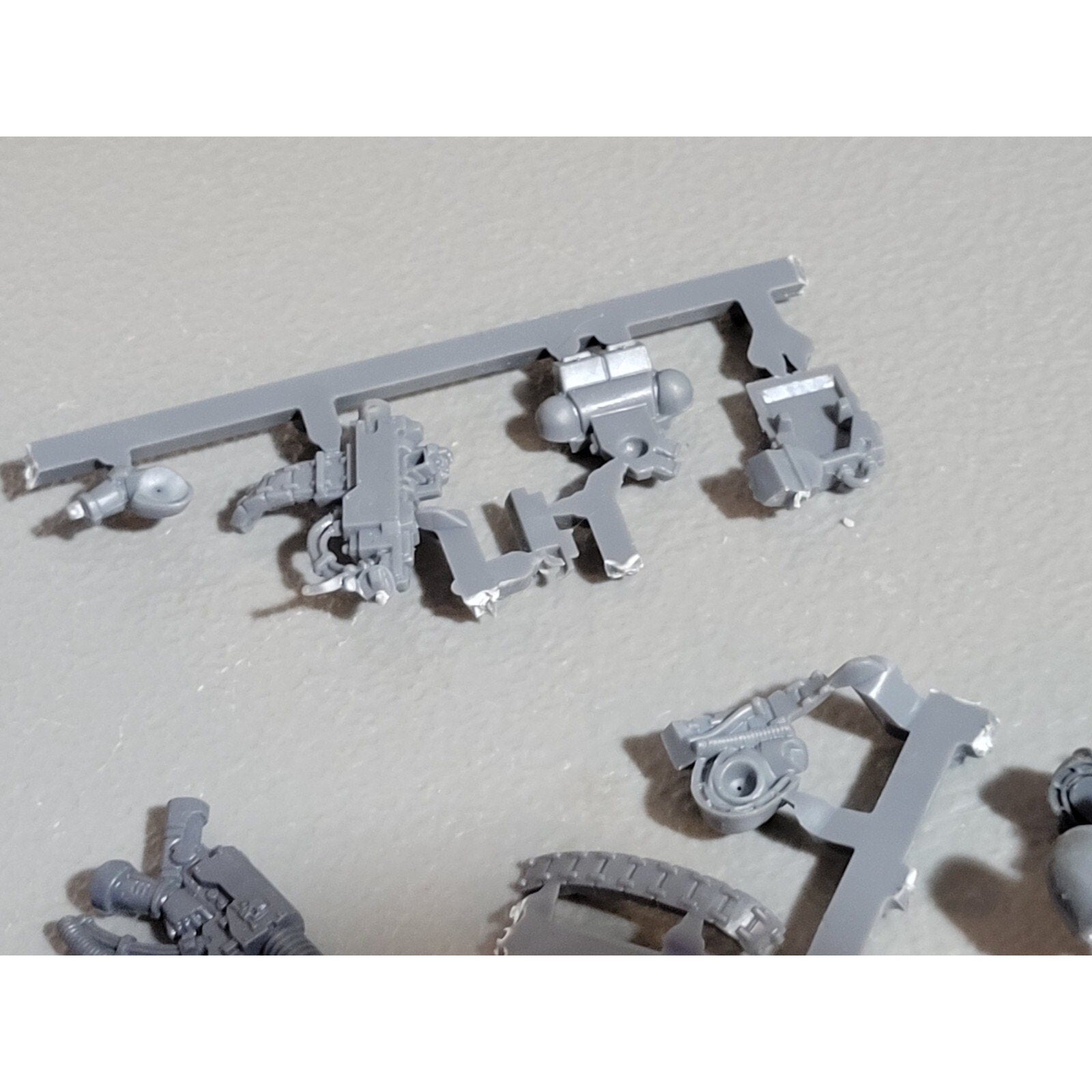 A18913 WARHAMMER 40K SPACE MARINES BITS LOT HEAVY SPECIAL PLASMA