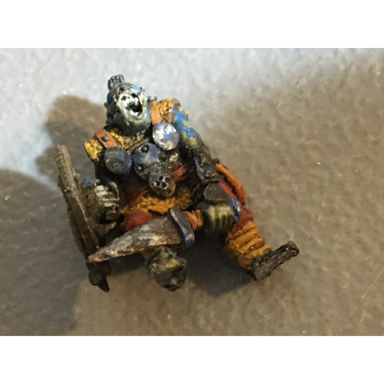 A32471 WARHAMMER FANTASY CITADEL VINTAGE HOBGOBLIN WARRIOR METAL PAINT BASE