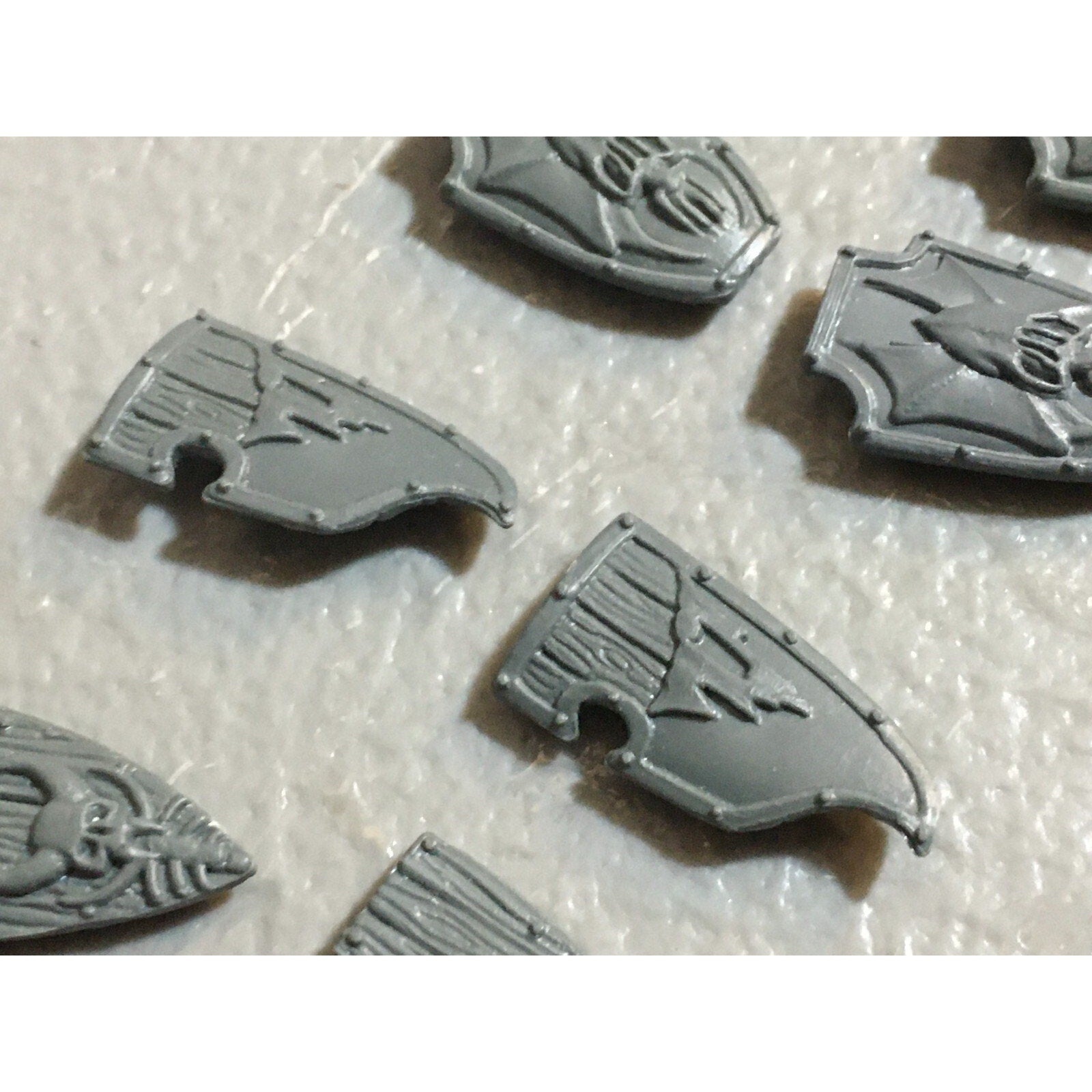 A23410 WARHAMMER FANTASY VAMPIRE COUNTS UNDEAD BITS LOT SHIELDS GAMES WORKSHOP