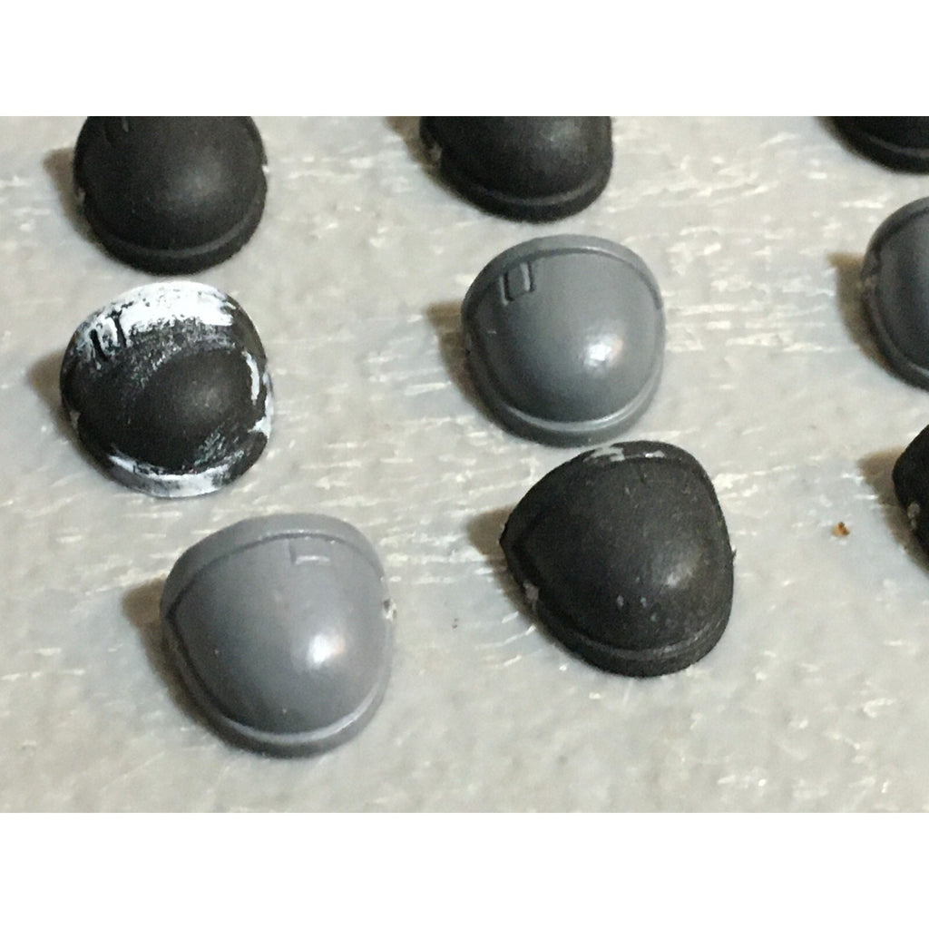 A23256 WARHAMMER 40K SPACE MARINES BITS LOT SHOULDER PADS GAMES WORKSHOP GW