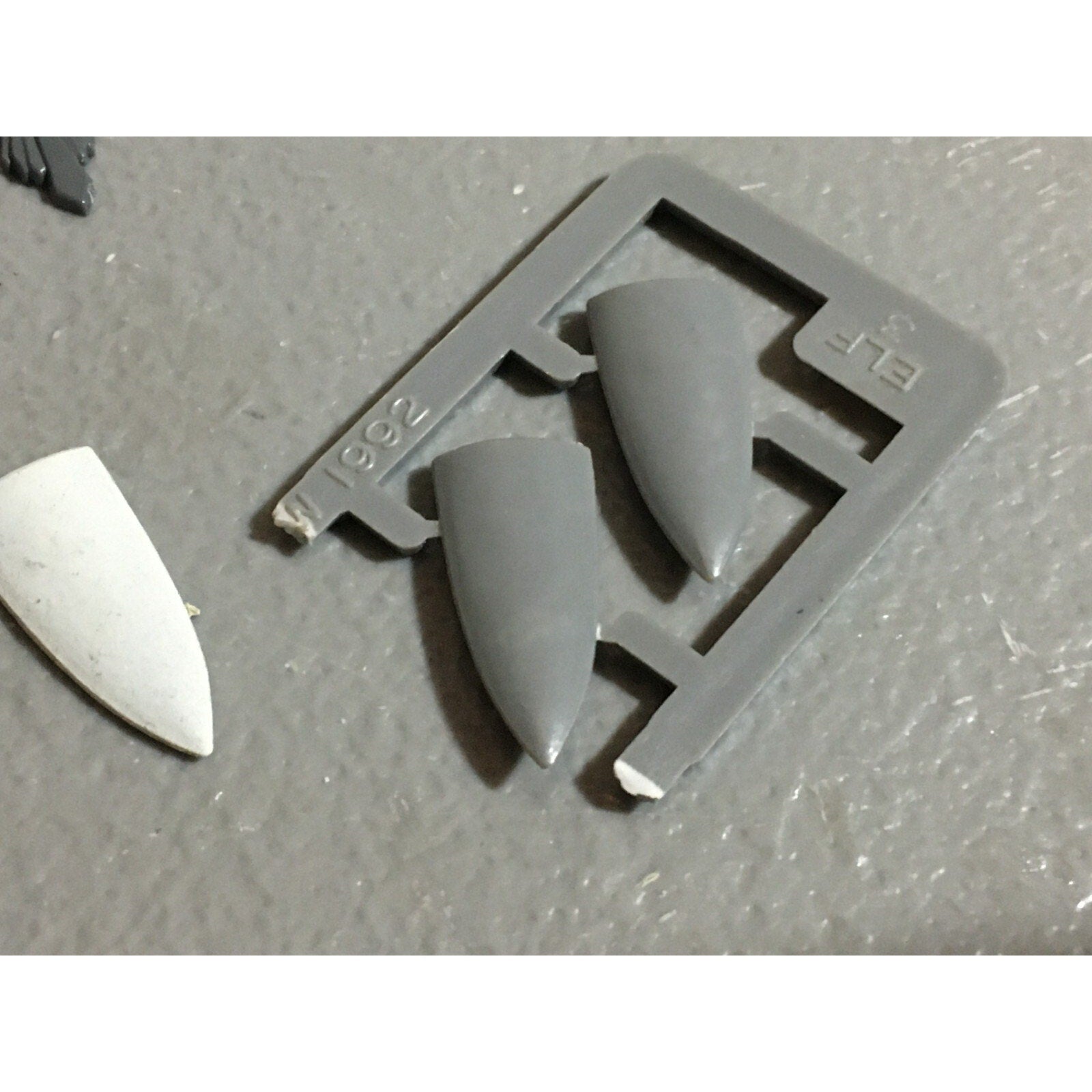 A22055 WARHAMMER FANTASY HIGH ELVES BITS LOT SHIELDS & ICONS GW GAMES WORKSHOP
