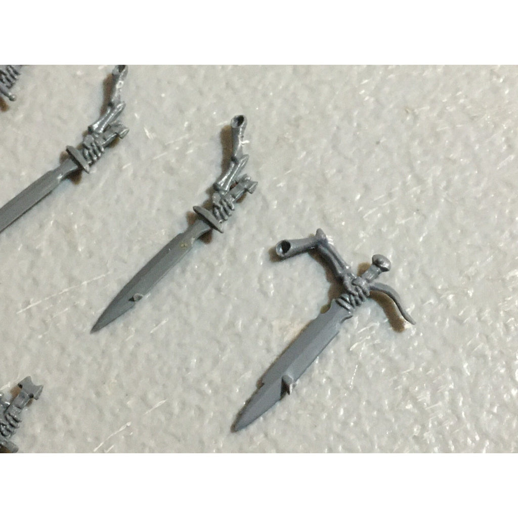 A23416 WARHAMMER FANTASY VAMPIRE COUNTS BITS LOT SKELETON WIGHT SWORD ARMS GW