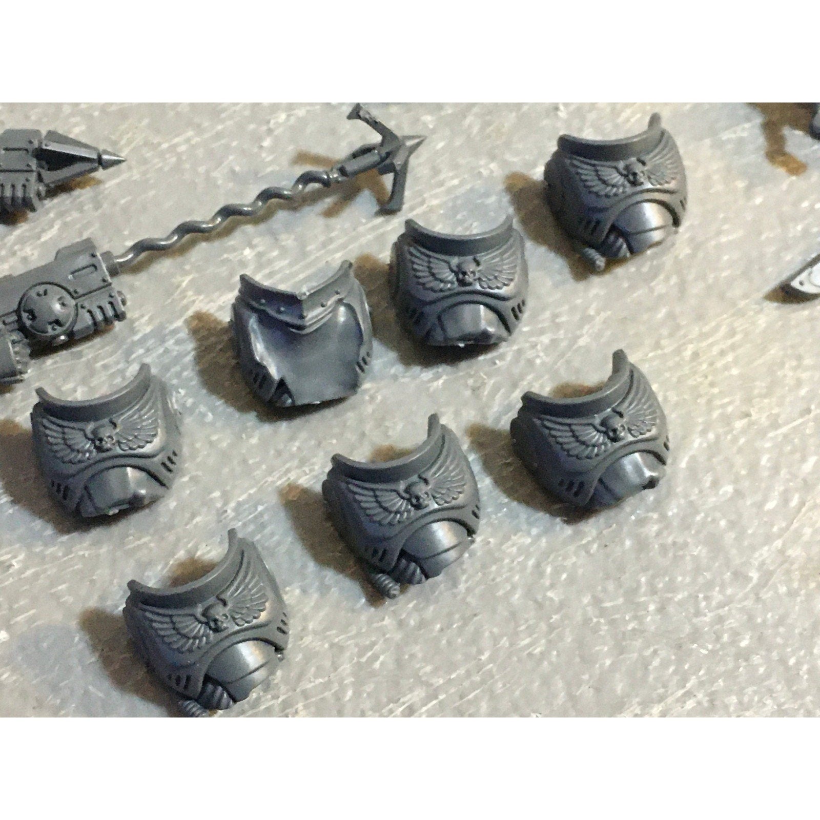 A29414 WARHAMMER 40K SPACE MARINES PRIMARIS BITS LOT TORSO FRONTS REIVER ARMS GW