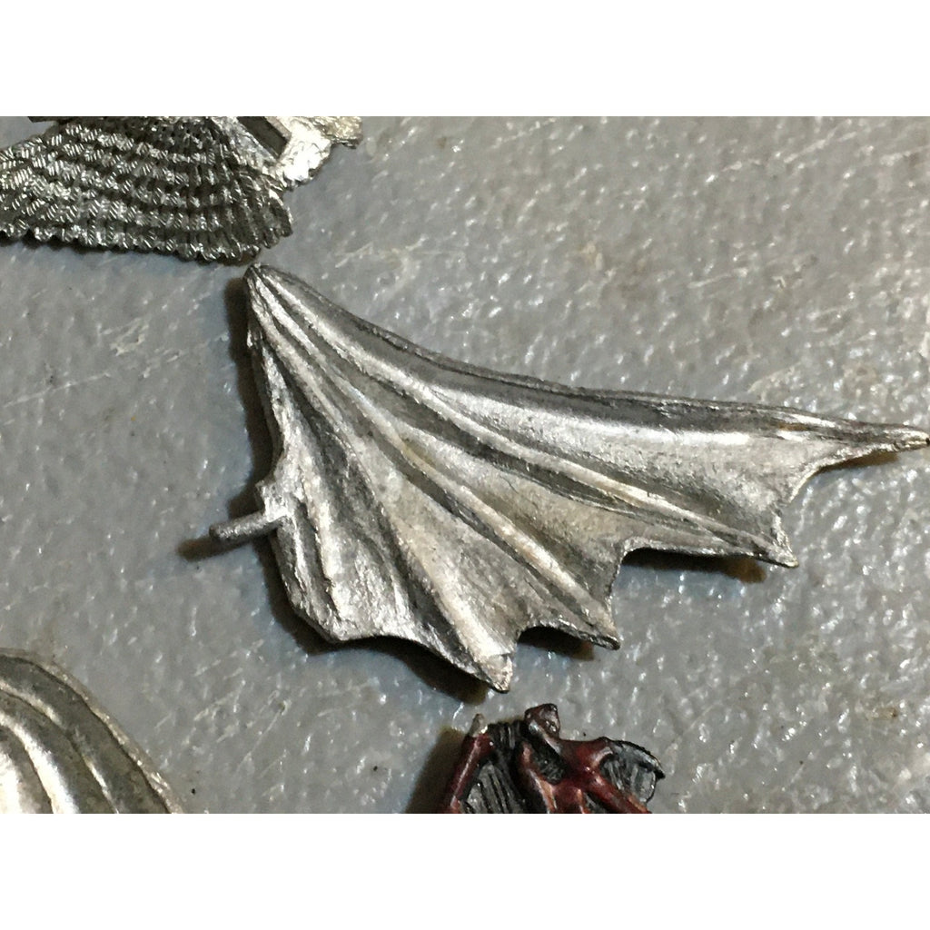 A32497 UNKNOWN METAL MINIATURES BITS LOT FANTASY WINGS DRAGON DEMON ANGEL