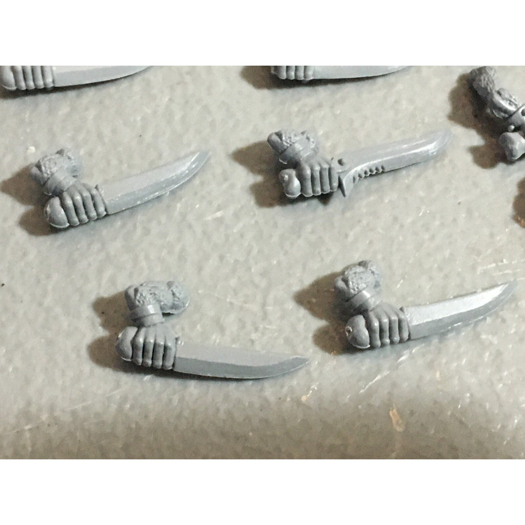 A22297 WARHAMMER FANTASY SKAVEN BITS LOT SWORD ARMS GAMES WORKSHOP GW