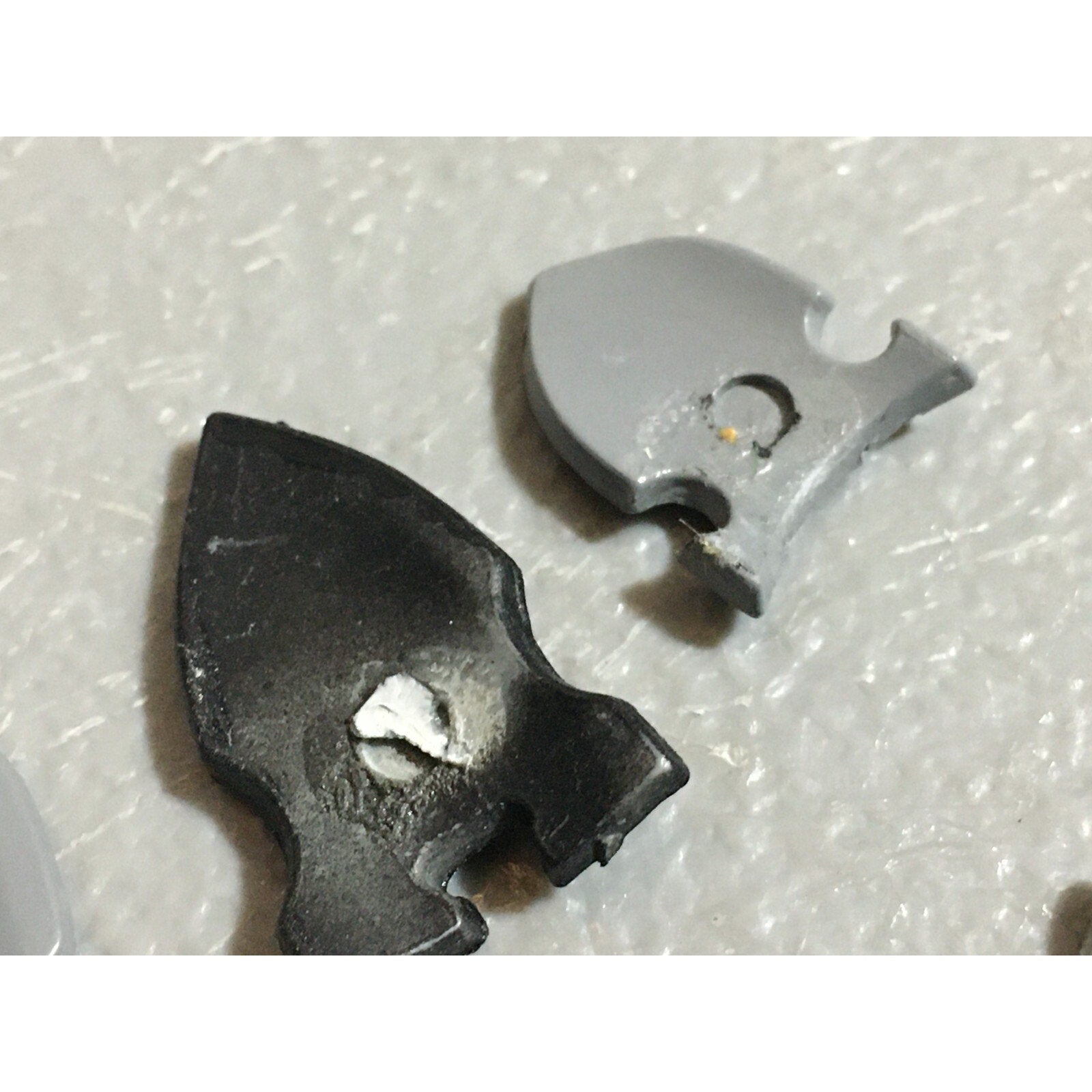 A22245 WARHAMMER FANTASY CHAOS MORTALS BITS LOT WARRIORS KNIGHTS SHIELDS GW OOP