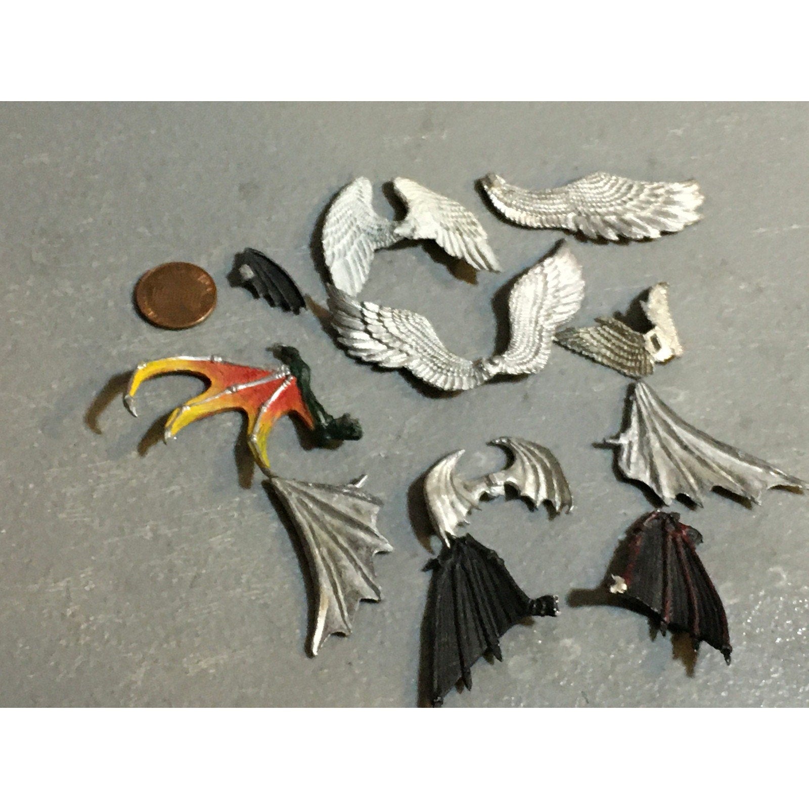 A32497 UNKNOWN METAL MINIATURES BITS LOT FANTASY WINGS DRAGON DEMON ANGEL
