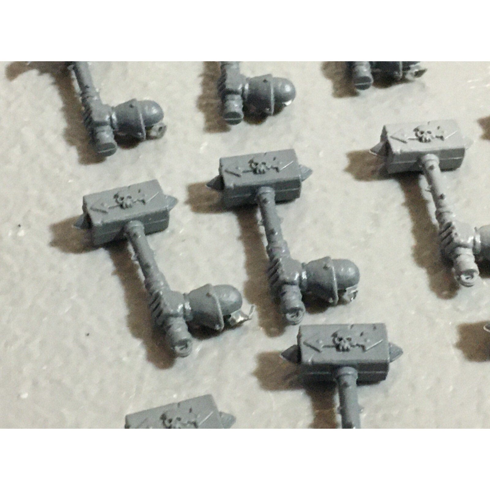 A22215 WARHAMMER FANTASY CHAOS MORTALS BITS LOT HAMMER HANDS GAMES WORKSHOP