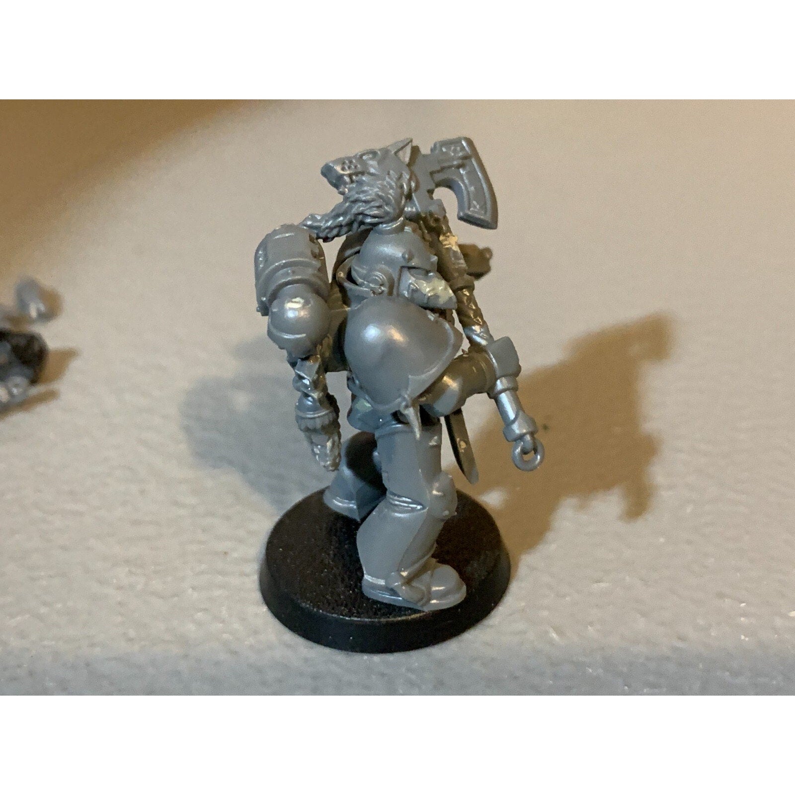 A22913 WARHAMMER 40K SPACE MARINES SPACE WOLVES BITS LOT WOLF TAILS HEADS
