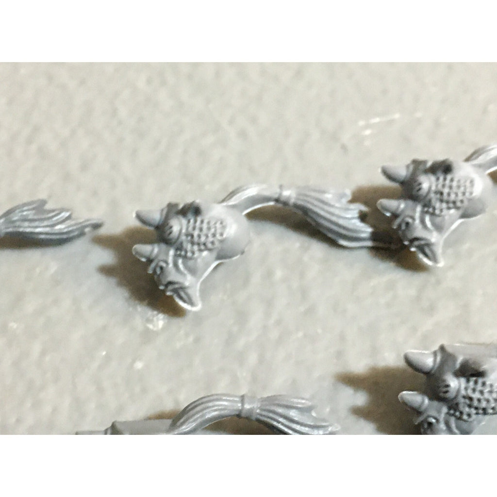 A23234 WARHAMMER FANTASY CHAOS BEASTMEN BITS LOT BESTIGOR ARMS HEADS GW