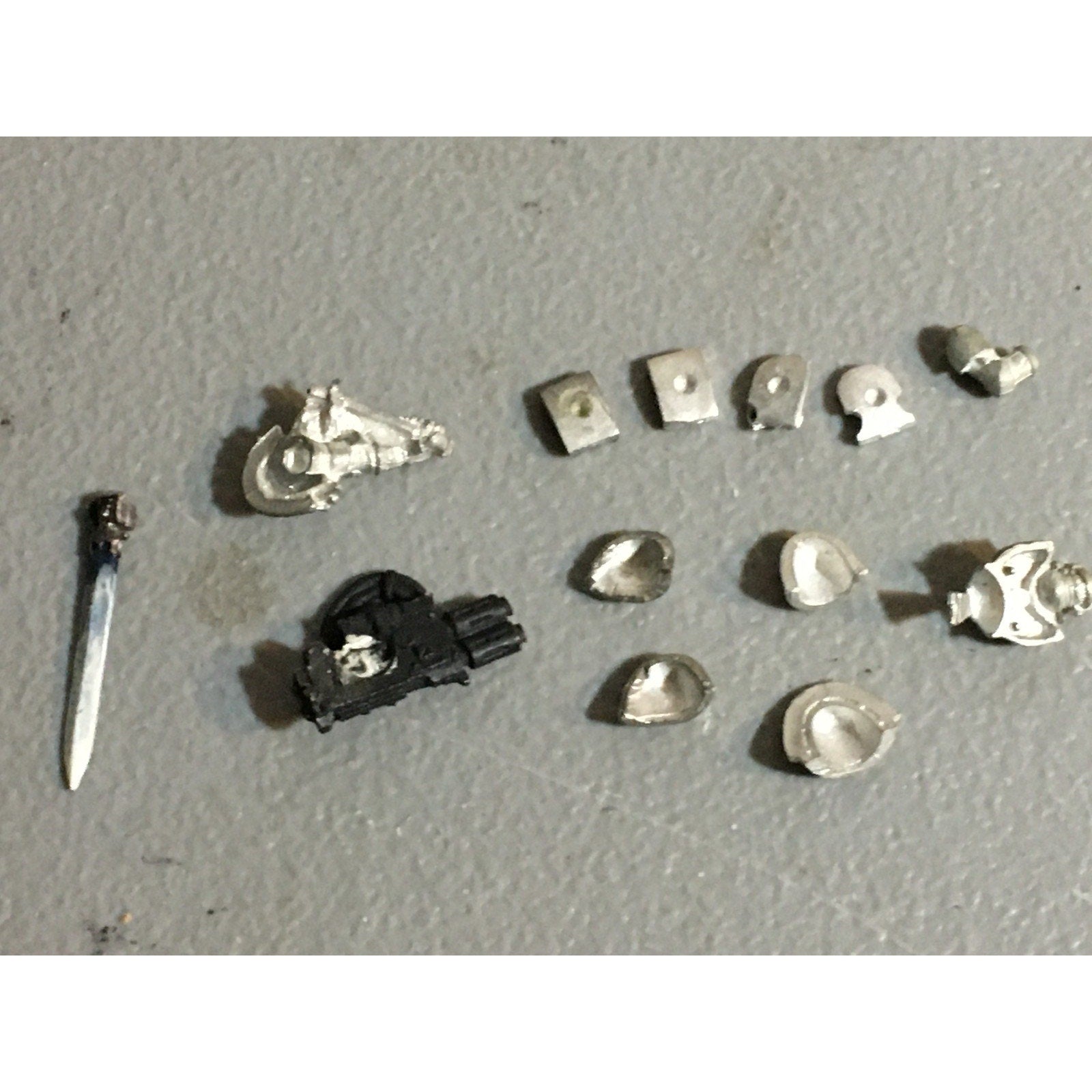 A32484 WARHAMMER 40K SPACE MARINES METAL BIT LOT SHOULDER PAD PLATE MULTIMELTA