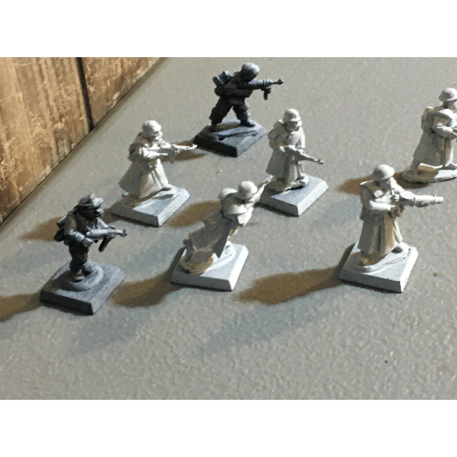 A30868 UNKNOWN METAL MINIATURES SOLDIERS INFANTRY WWII? WWI? TABLE TOP WAR GAMES