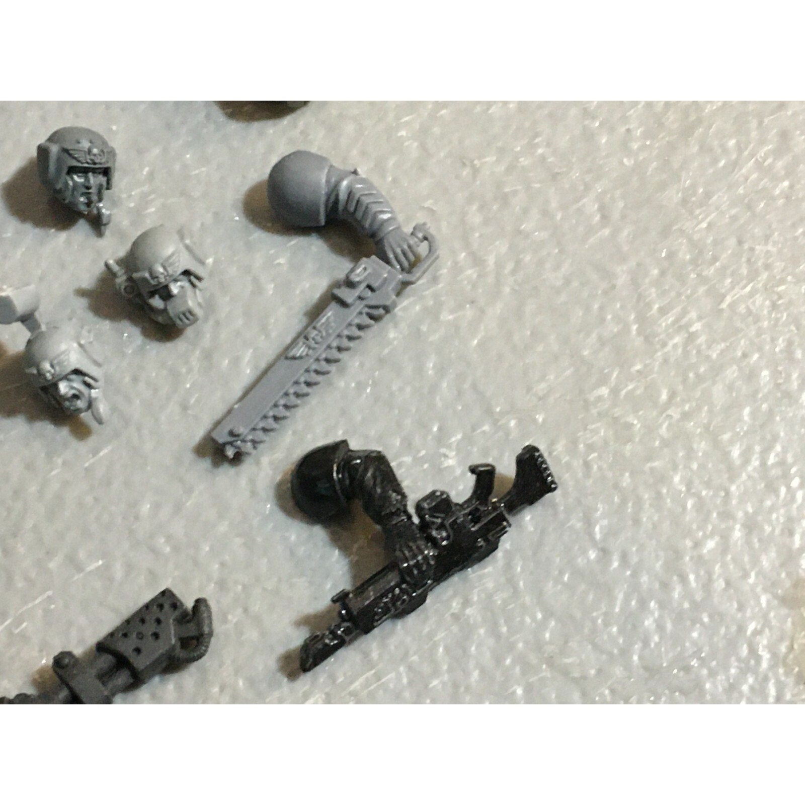 A23206 WARHAMMER 40K IG IMPERIAL ASTRA BITS LOT MIXED HEAD ARM GW GAMES WORKSHOP