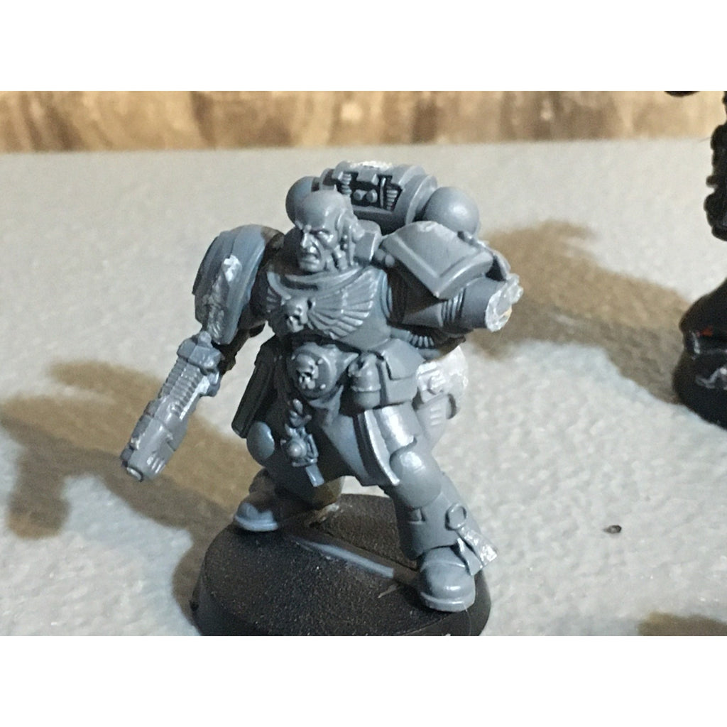 A31130 WARHAMMER 40K SPACE MARINES MIXED LOT INCOMPLETE & BITS + CHAOS