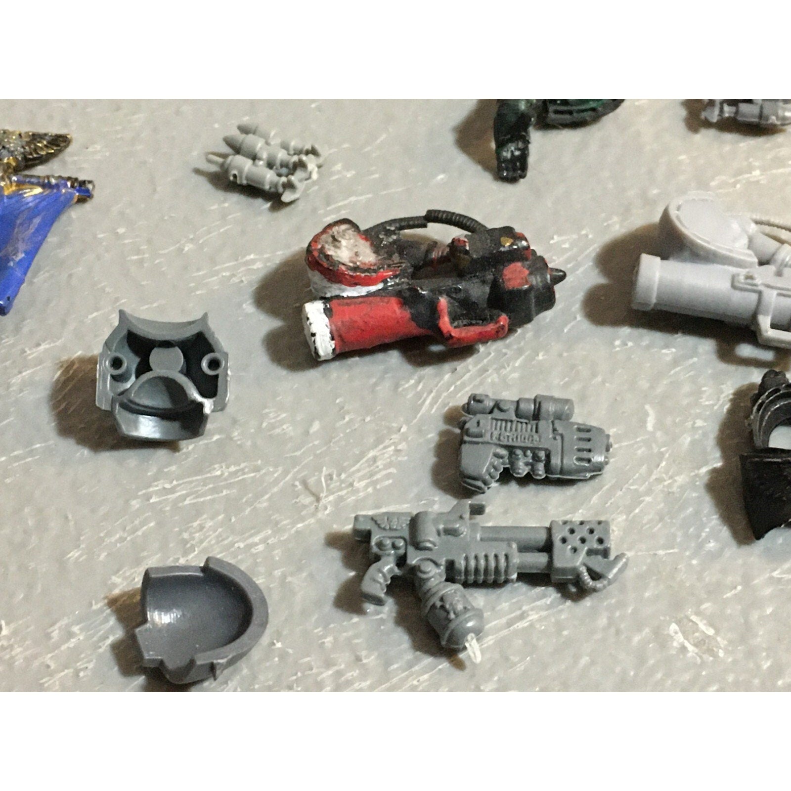 A23160 WARHAMMER 40K SPACE MARINES BITS LOT MIXED MISSILE BOLT GAMES WORKSHOP GW