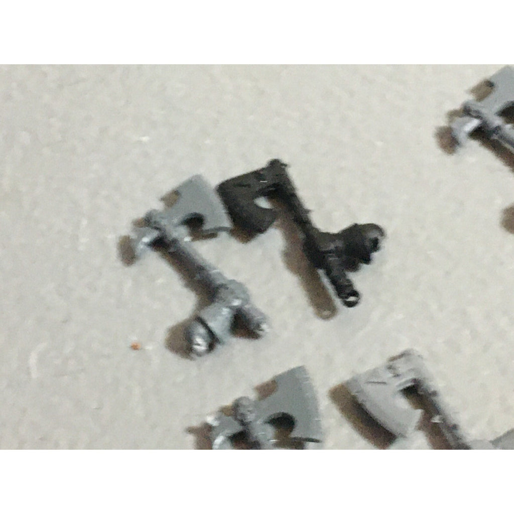 A22209 WARHAMMER FANTASY CHAOS MORTALS BITS LOT AXE HANDS GAMES WORKSHOP