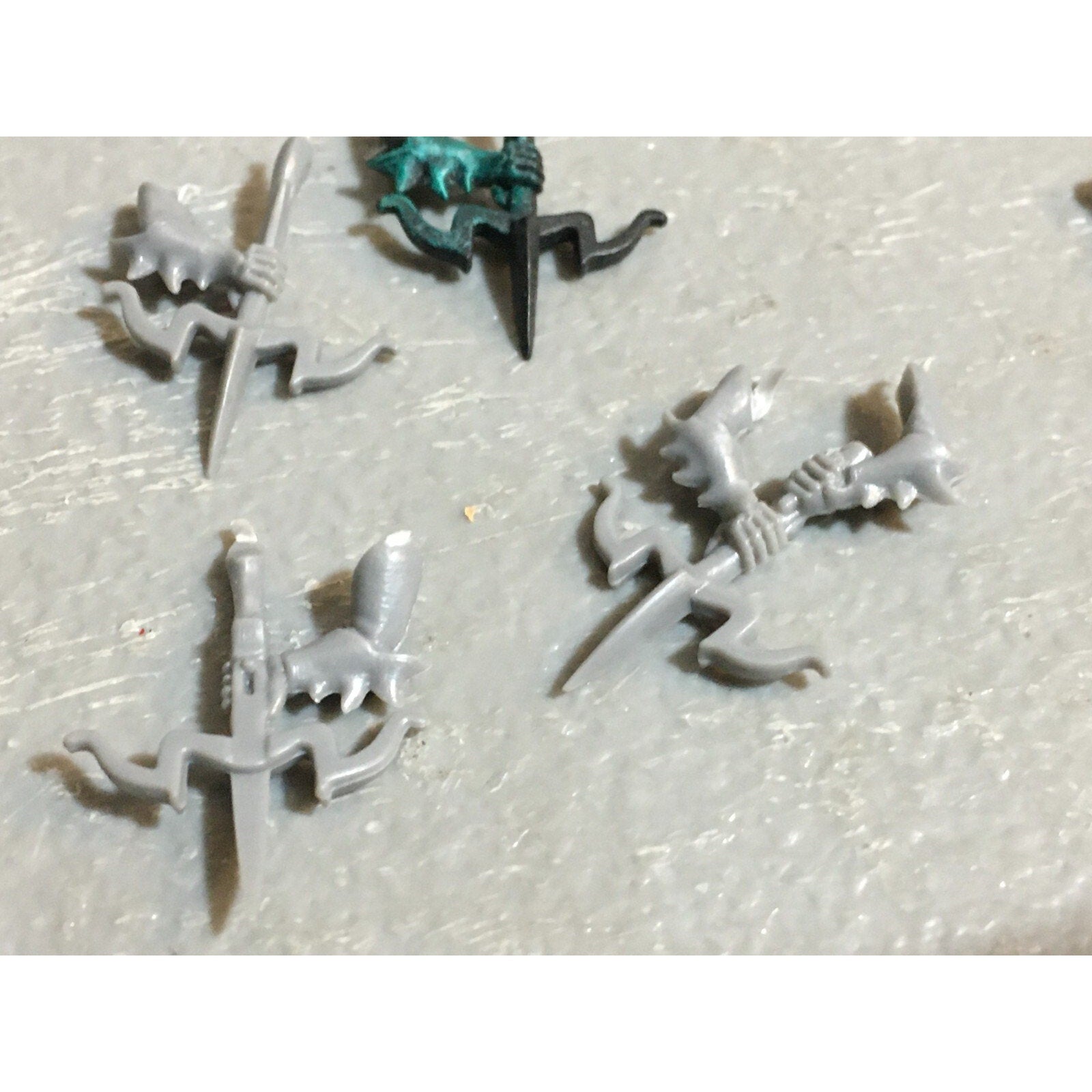 A23451 WARHAMMER FANTASY DARK ELVES BITS LOT ARMS HEADS SHIELDS GAMES WORKSHOP