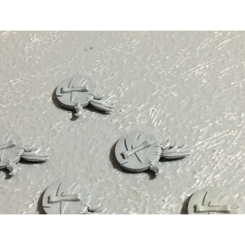 A22624 WARHAMMER FANTASY ORCS & GOBLINS BITS LOT GOBLIN SHIELD GAMES WORKSHOP GW