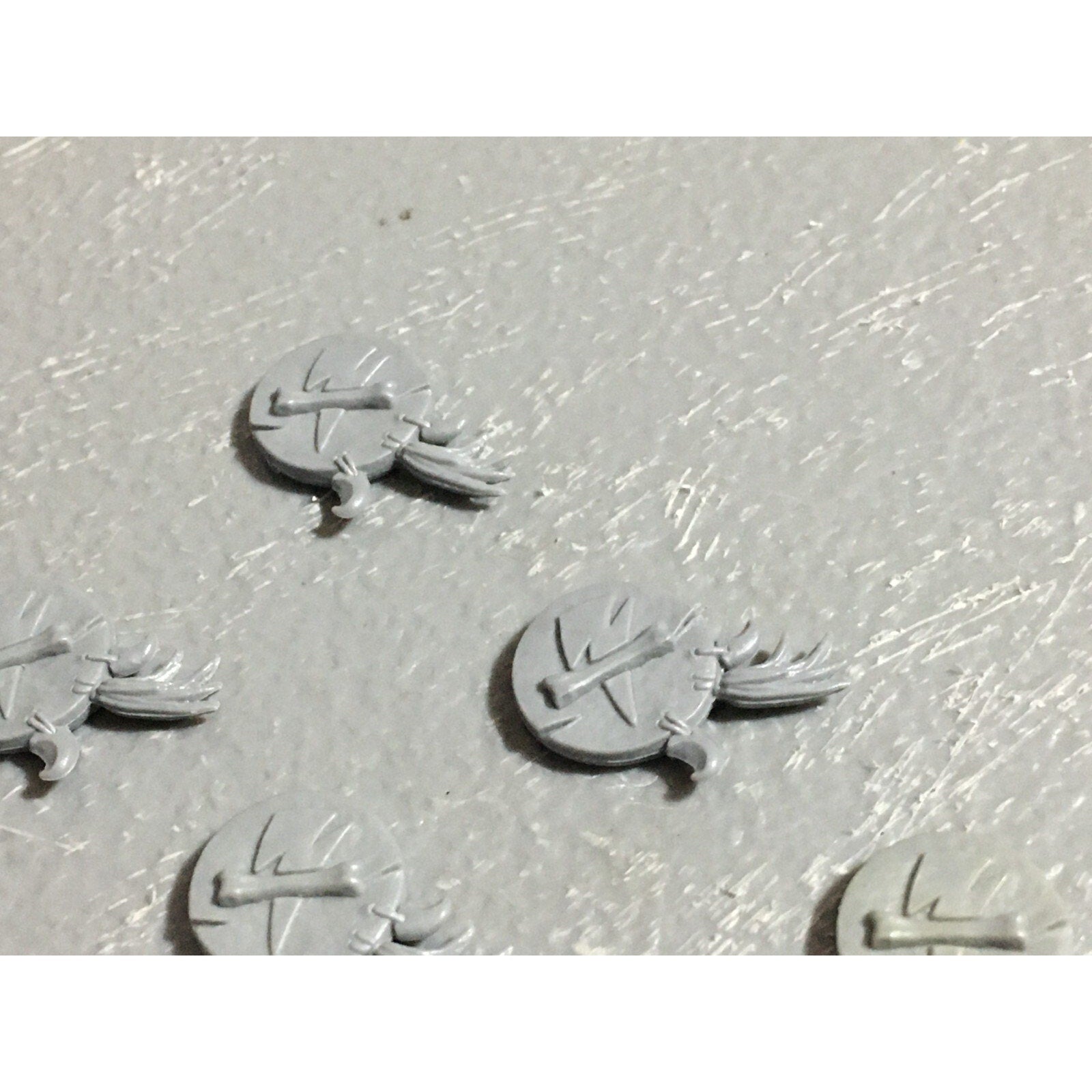 A22624 WARHAMMER FANTASY ORCS & GOBLINS BITS LOT GOBLIN SHIELD GAMES WORKSHOP GW