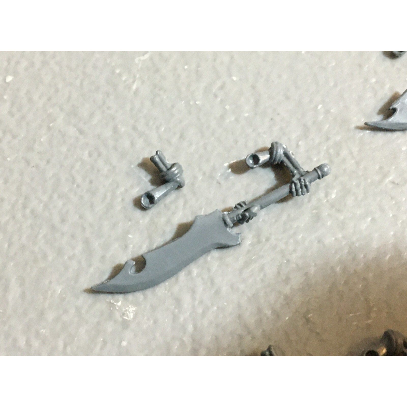 A23420 WARHAMMER FANTASY VAMPIRE COUNTS BITS LOT SKELETON WIGHT GREAT WEAPON ARM