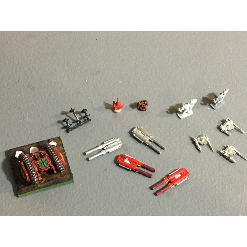 A24890 WARHAMMER 40K EPIC RANDOM BITS LOT INCOMPLETE SOME METAL ELDAR CHAOS GW