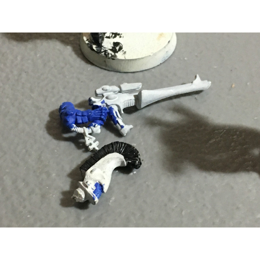 A22117 WARHAMMER 40K ELDAR CRAFTWORLDS DIRE AVENGERS METAL HEADS MISS 1 ARM GW
