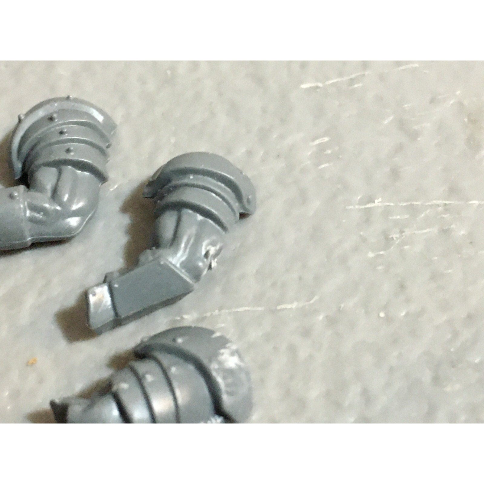 A23234 WARHAMMER FANTASY CHAOS BEASTMEN BITS LOT BESTIGOR ARMS HEADS GW