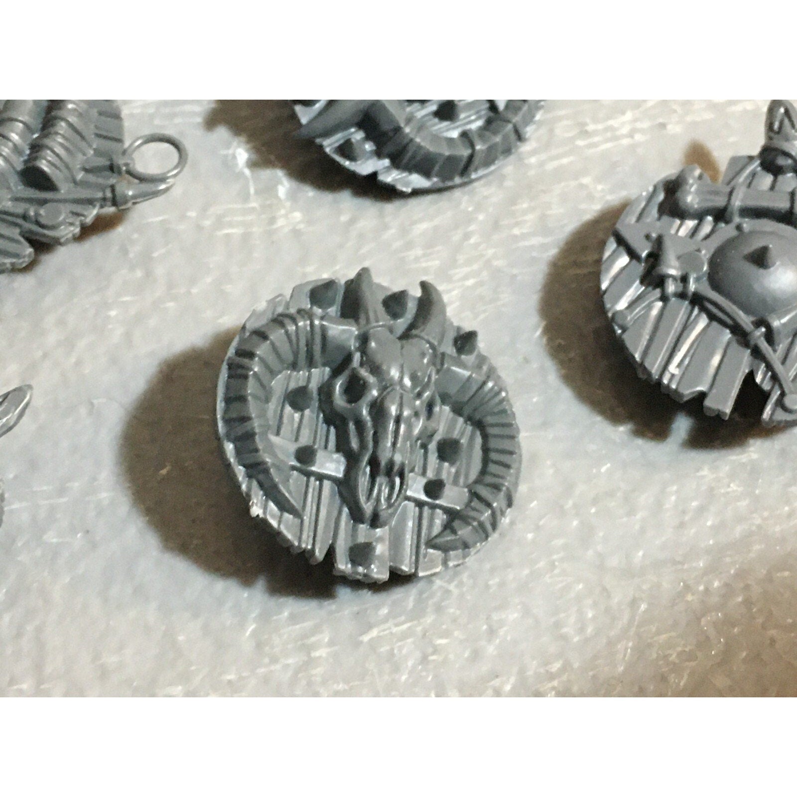 A23163 WARHAMMER FANTASY CHAOS BEASTMEN BITS LOT MINOTAUR SHIELDS GAMES WORKSHOP