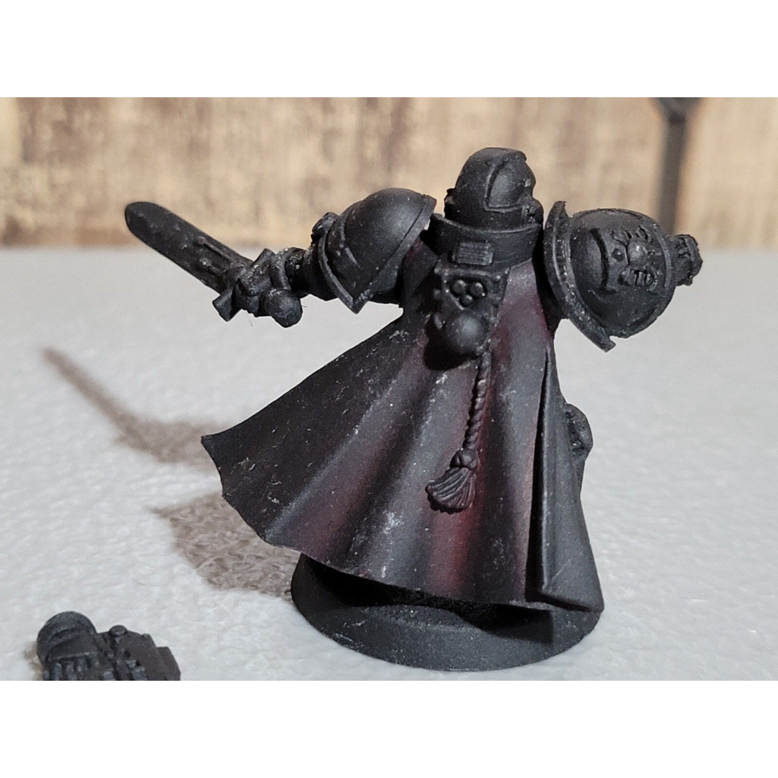 A18416 WARHAMMER 40K SPACE MARINES CAPTAIN LIEUTENANT POWER SWORD MISS BACKPACK
