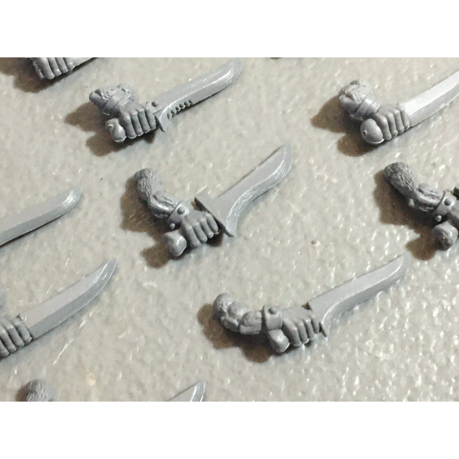 A22300 WARHAMMER FANTASY SKAVEN BITS LOT SWORD ARMS GAMES WORKSHOP GW