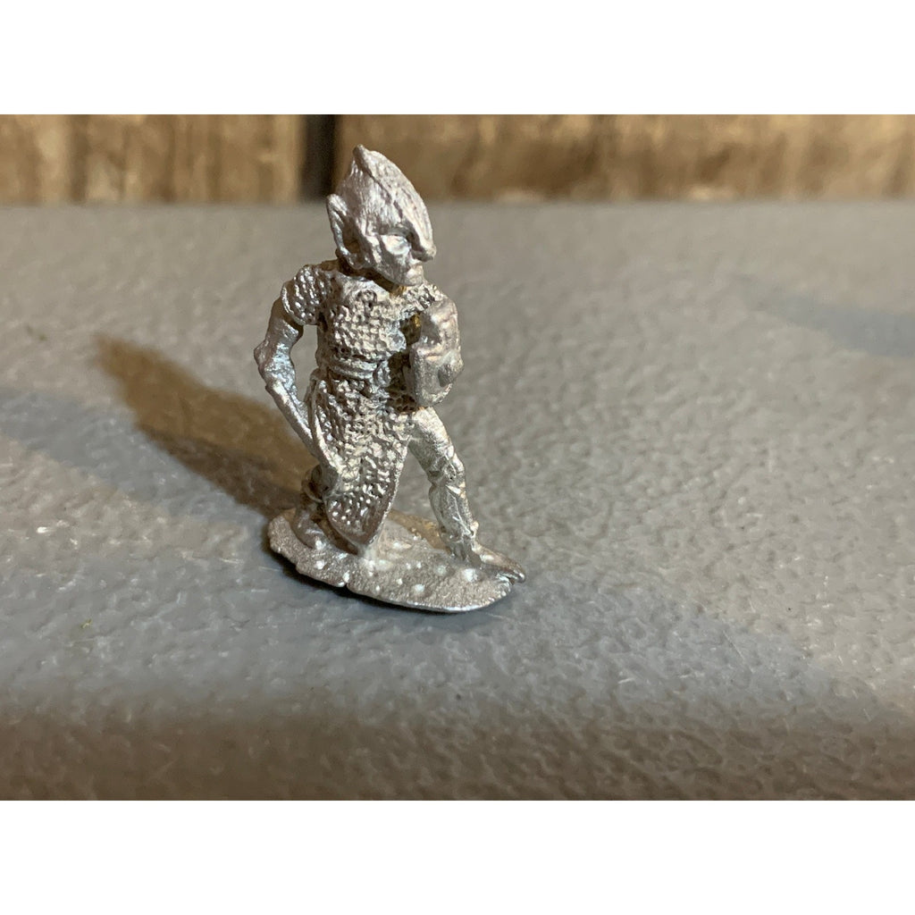 A30696 1ST ED CITADEL WARHAMMER DARK ELF METAL DYREEL DWARF-FLAYER W/ SWORD