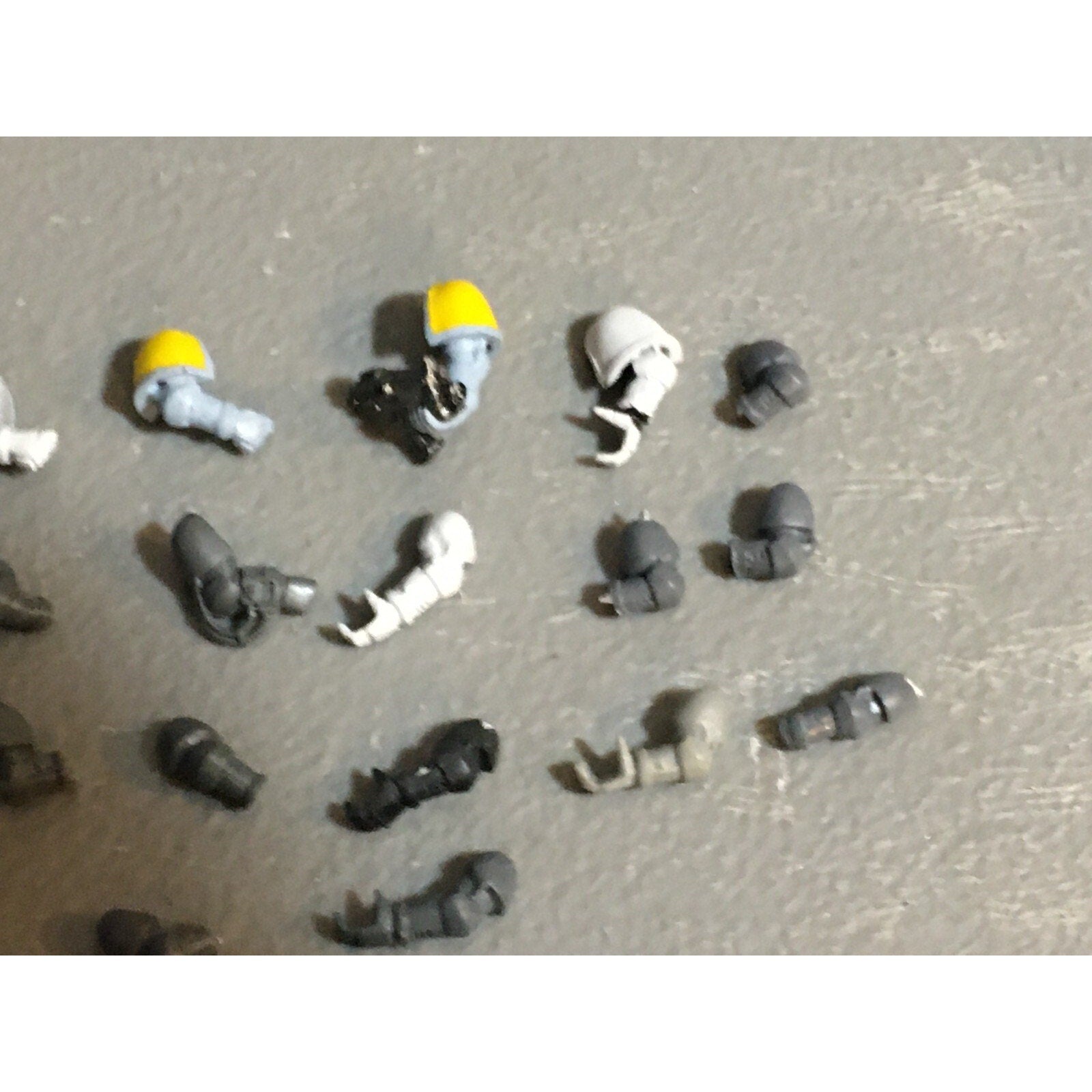 A22997 WARHAMMER 40K SPACE MARINES BITS LOT ARMS GW GAMES WORKSHOP