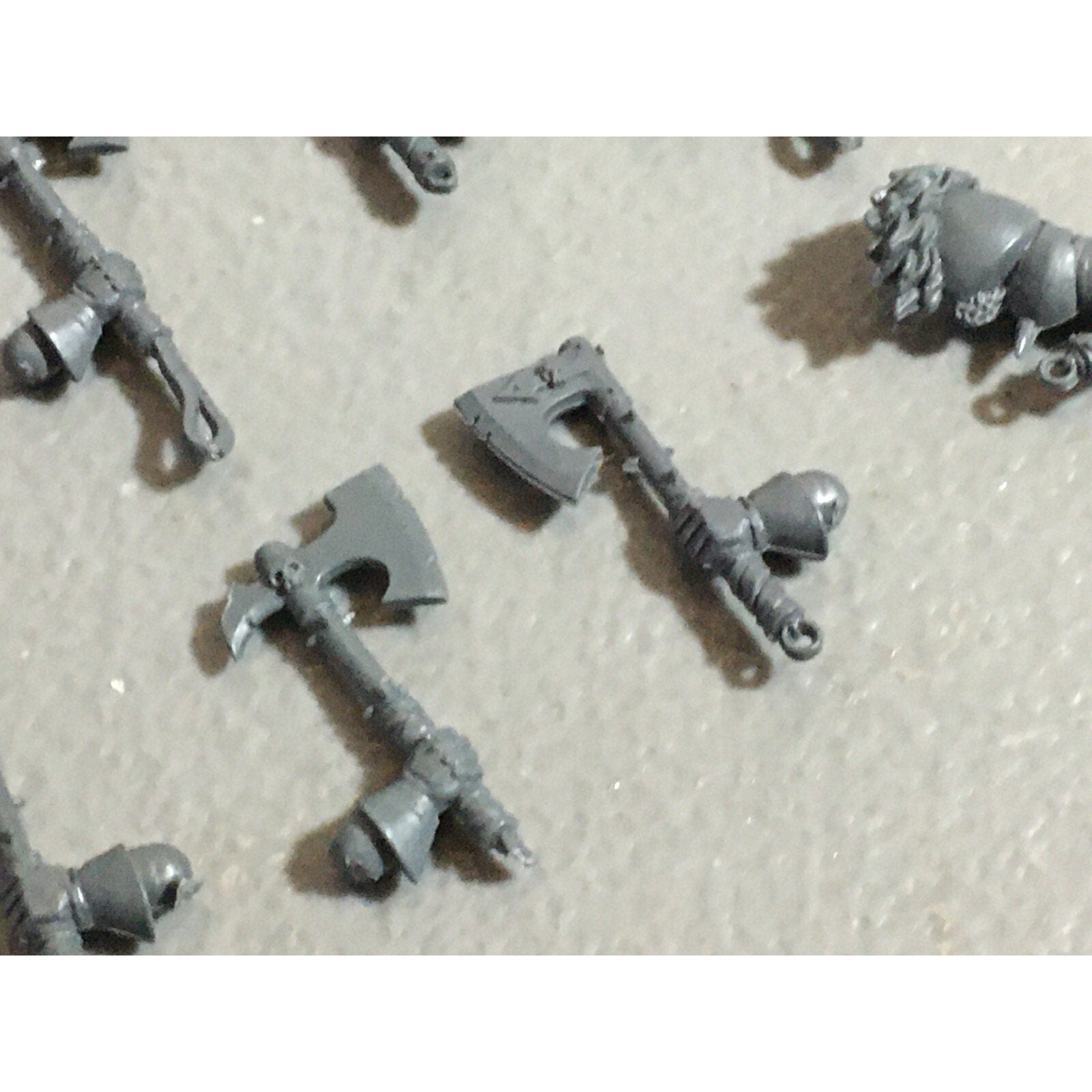 A22209 WARHAMMER FANTASY CHAOS MORTALS BITS LOT AXE HANDS GAMES WORKSHOP
