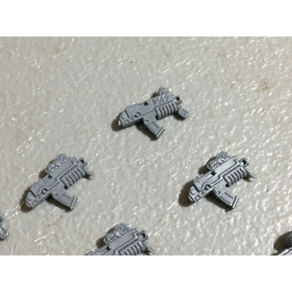 A22555 WARHAMMER 40K SPACE MARINES WOLVES BITS LOT BOLTERS CHAINSWORDS GW