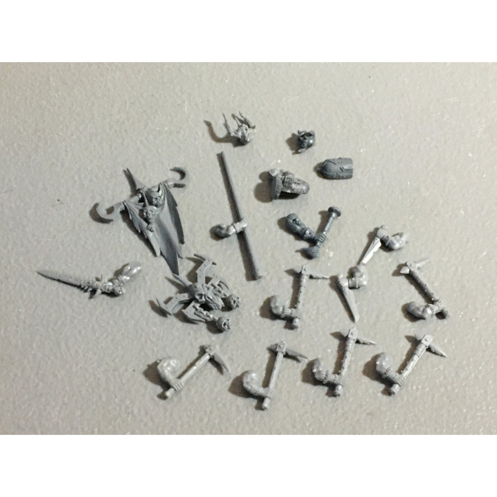 A22191 WARHAMMER FANTASY CHAOS MORTALS BITS LOT MIXED MARAUDER COMMAND & ARMS GW