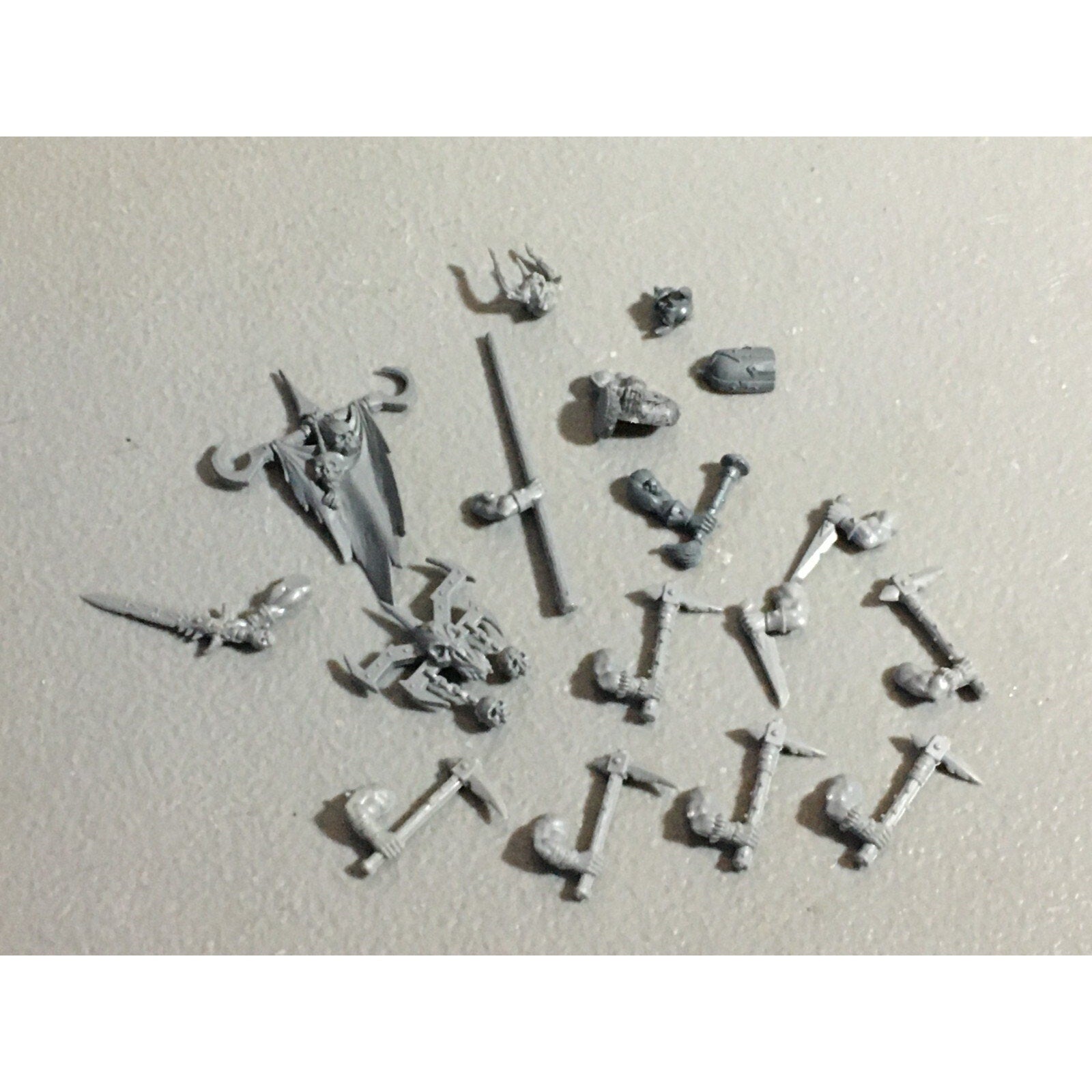 A22191 WARHAMMER FANTASY CHAOS MORTALS BITS LOT MIXED MARAUDER COMMAND & ARMS GW
