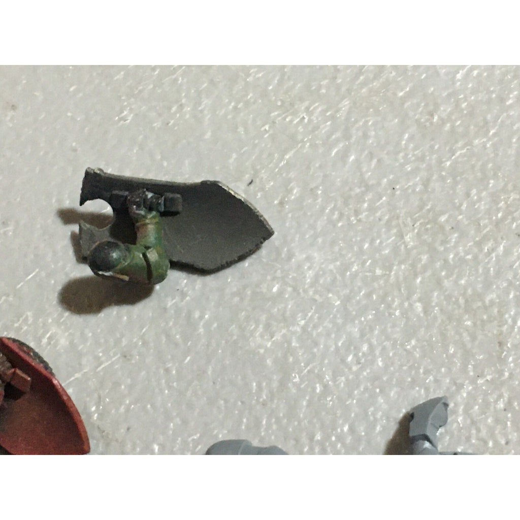 A22244 WARHAMMER FANTASY CHAOS MORTALS BITS LOT KNIGHTS SHIELDS GW