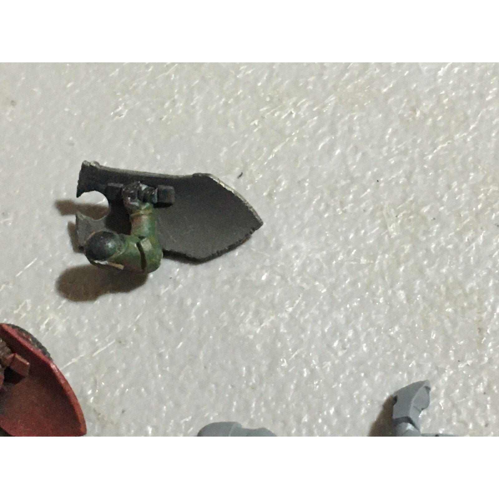 A22244 WARHAMMER FANTASY CHAOS MORTALS BITS LOT KNIGHTS SHIELDS GW