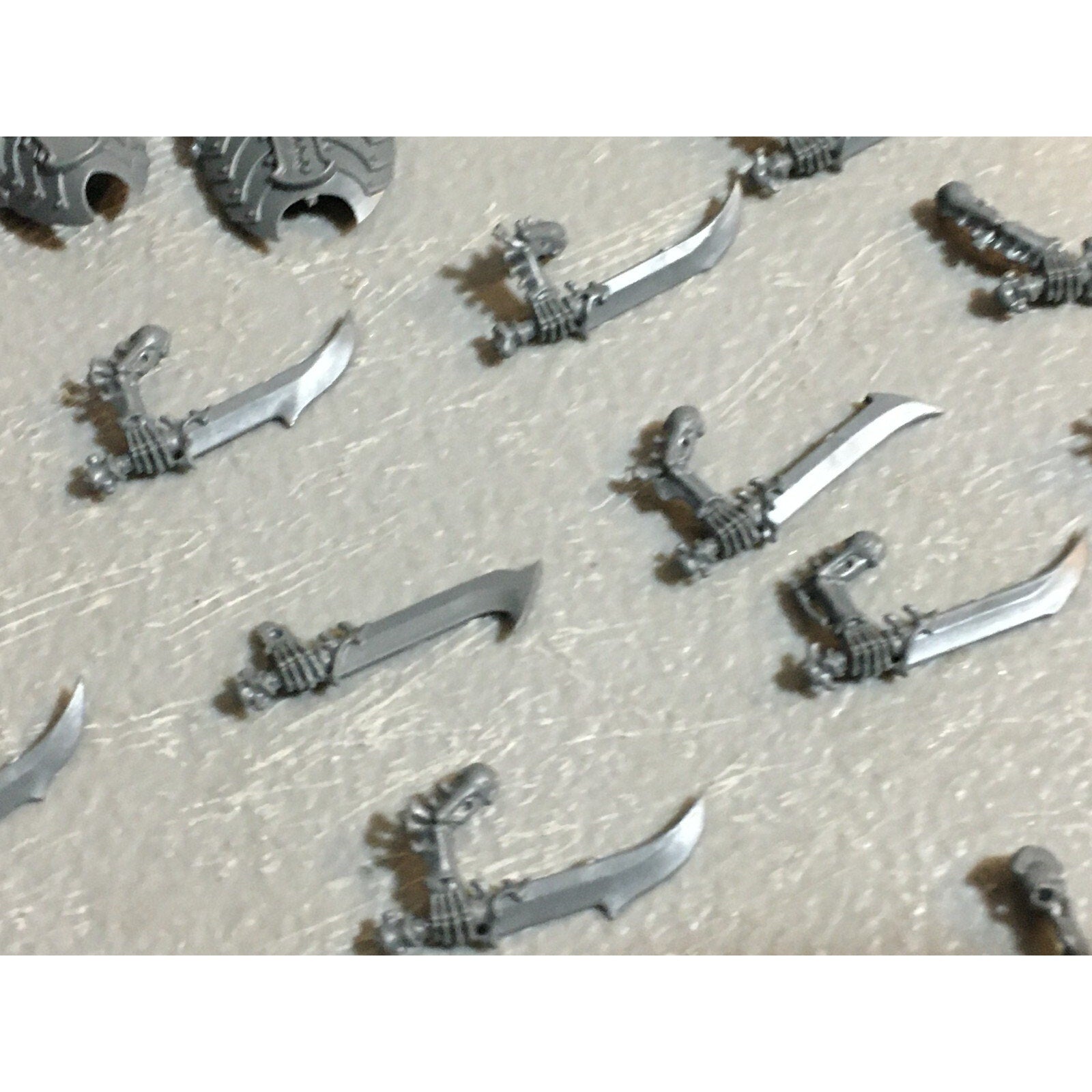 A23228 WARHAMMER FANTASY AOS TOMB KINGS OSSIARCH BITS LOT SWORDS SHIELDS GW