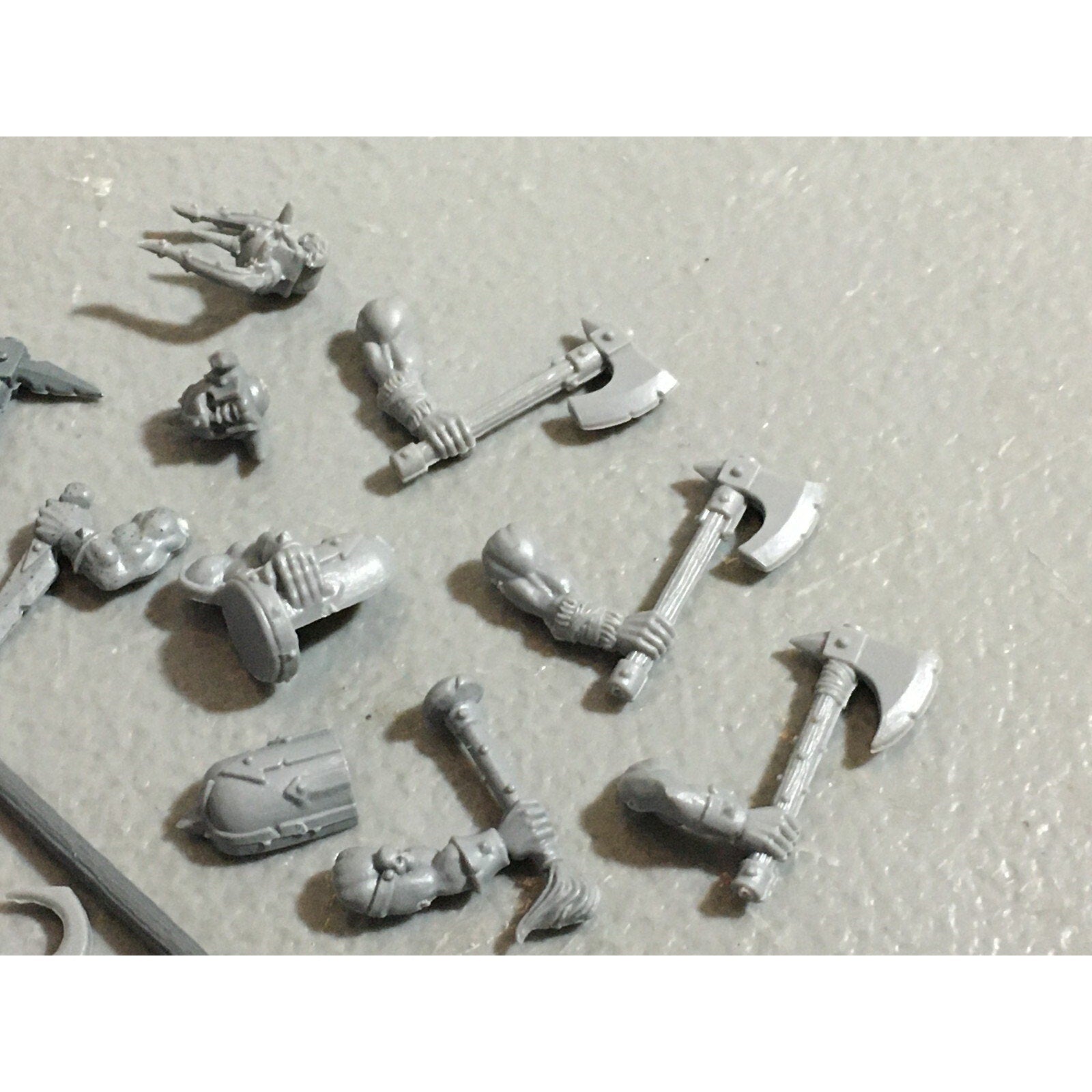 A22186 WARHAMMER FANTASY CHAOS MORTALS BITS LOT MIXED MARAUDER COMMAND & ARMS GW