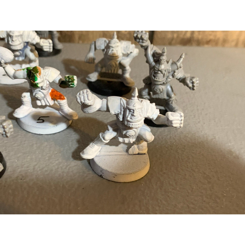 A30183 WARHAMMER BLOOD BOWL OOP ORKS ORCLAND RAIDERS CUST TEAM OOP PLASTIC BLACK