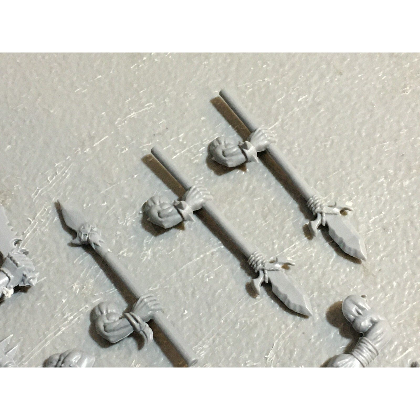A23392 WARHAMMER FANTASY ORCS & GOBLINS BITS LOT BOYZ ARMS GAMES WORKSHOP GW